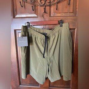 Beyond Yoga Pivotal Short 1.0